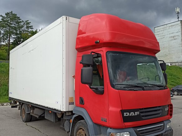2007 DAF LF 45, красный, 1800000 рублей - вид 1