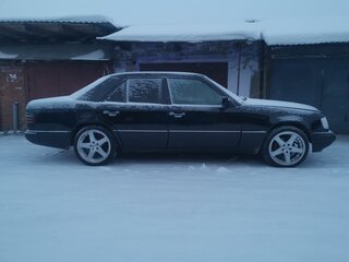 1991 Mercedes-Benz W124 230, чёрный, 800000 рублей, вид 3