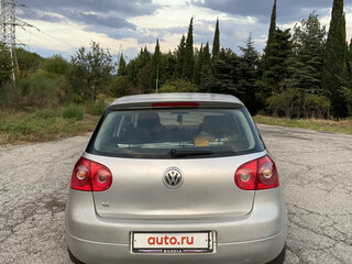 2004 Volkswagen Golf V, серебристый, 580000 рублей, вид 4