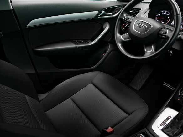 2015 Audi Q3 I (8U) Рестайлинг, голубой, 2125000 рублей - вид 17