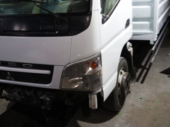 2012 Fuso (Mitsubishi) Canter, белый, 2800000 рублей - вид 2