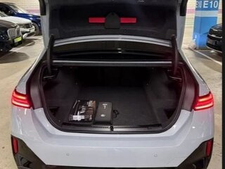 2026 BMW 5 серии 523d xDrive VIII (G60/G61/G68), серебристый, 7817523 рублей, вид 5