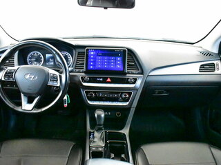 2019 Hyundai Sonata VII (LF) Рестайлинг, белый, 1100000 рублей, вид 5