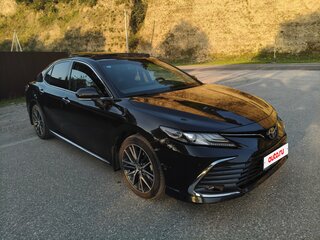 2023 Toyota Camry VIII (XV70) Рестайлинг, чёрный, 2825000 рублей, вид 1