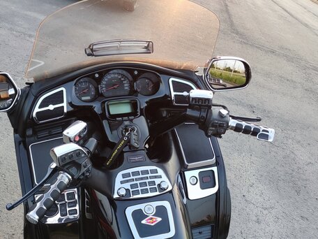 2004 Honda GL 1800 Gold Wing, чёрный, 800000 рублей, вид 4