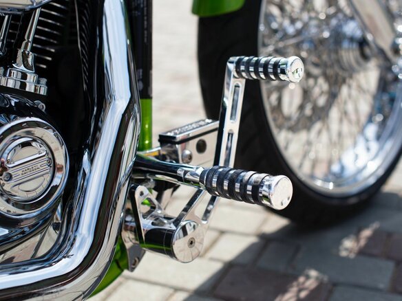 2023 Harley-Davidson Breakout, зелёный, 7000000 рублей - вид 15