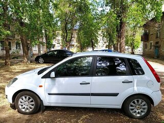2007 Ford Fiesta Mk5, белый, 419000 рублей, вид 1