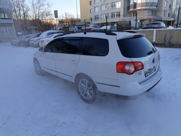 2009 Volkswagen Passat B6, белый, 750000 рублей - вид 9