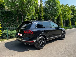 2018 Volkswagen Touareg II Рестайлинг, чёрный, 3500000 рублей, вид 5
