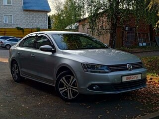 2013 Volkswagen Jetta VI, серебристый, 800000 рублей, вид 1