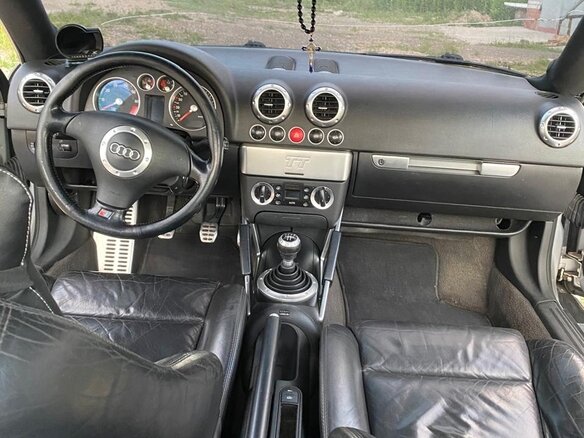 1999 Audi TT I (8N), серебристый, 700000 рублей - вид 10