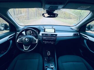 2019 BMW X1 16d sDrive II (F48) Рестайлинг, чёрный, 2090000 рублей, вид 3