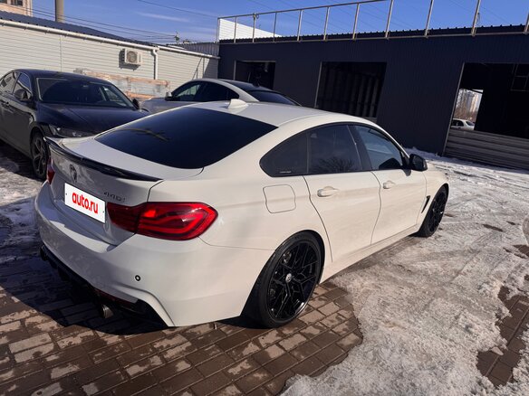 2018 BMW 4 серии Gran Coupe 440i F32/F33/F36 Рестайлинг, белый, 3800000 рублей - вид 3