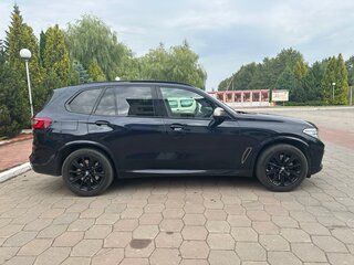 2018 BMW X5 M50d IV (G05/G18), пурпурный, 4990000 рублей, вид 4