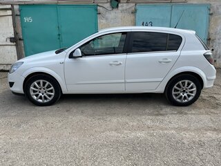 2013 Opel Astra H Рестайлинг, белый, 670000 рублей, вид 3