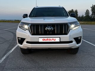 2021 Toyota Land Cruiser Prado 150 Series Рестайлинг 3, белый, 6300000 рублей, вид 2