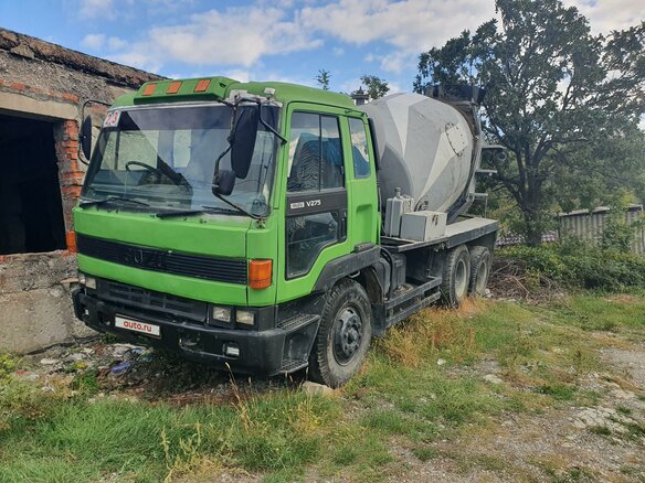 1994 Isuzu Автобетоносмеситель, зелёный