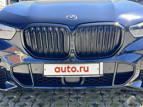 2020 BMW X5 M50d IV (G05/G18), коричневый, 7200000 рублей, вид 3