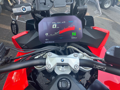 2021 BMW S 1000 XR, красный, 1400000 рублей, вид 5