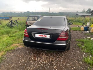 2004 Mercedes-Benz E-Класс 220 III (W211, S211), чёрный, 650000 рублей, вид 3
