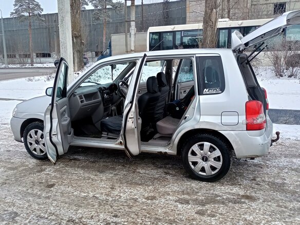 2000 Mazda Demio I (DW), серый, 365000 рублей - вид 9