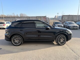 2022 Porsche Cayenne III, чёрный, 12500000 рублей, вид 2