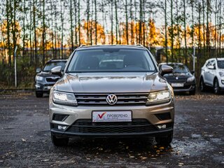 2017 Volkswagen Tiguan II, бежевый, 2101200 рублей, вид 3