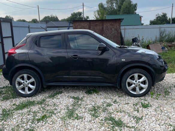 2011 Nissan Juke I, коричневый - вид 2