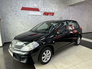 Nissan Tiida I