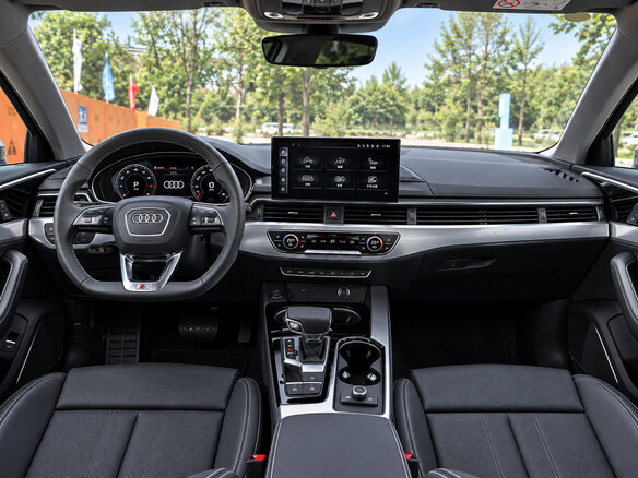 2023 Audi Q3 35 TFSI II (F3), серый, 2500000 рублей - вид 3