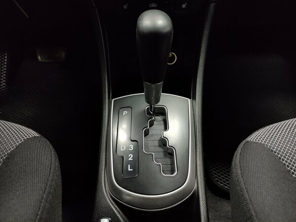 2013 Hyundai Solaris I, белый, 858000 рублей - вид 12