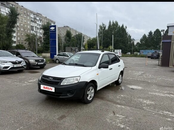 2016 Lada (ВАЗ) Granta I, белый, 199000 рублей