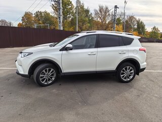 2018 Toyota RAV4 IV (XA40) Рестайлинг, белый, 2400000 рублей, вид 4