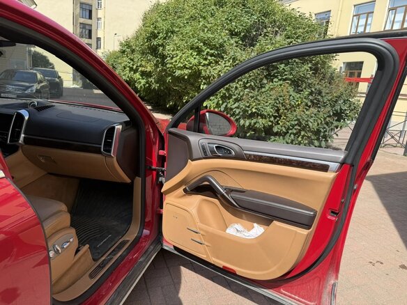 2016 Porsche Cayenne S II Рестайлинг (958), красный, 3121000 рублей - вид 10