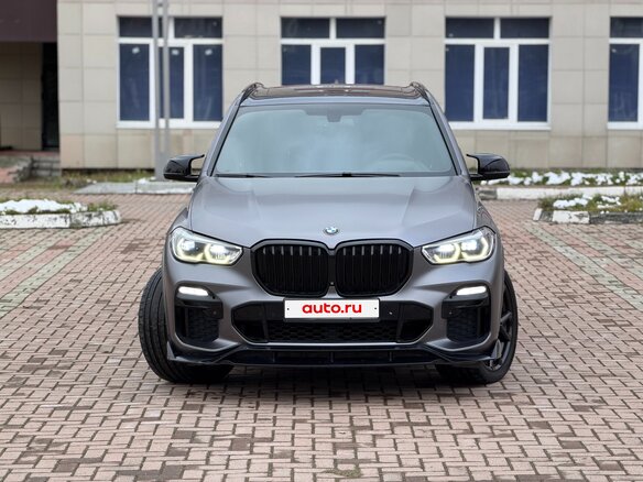 2018 BMW X5 50i IV (G05/G18), чёрный, 4700000 рублей - вид 3