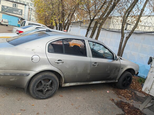 2002 Skoda Octavia I (A4) Рестайлинг, серебристый, 130000 рублей - вид 2