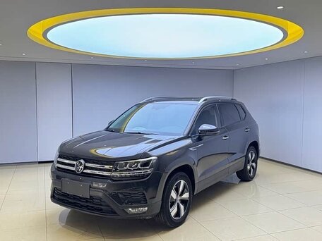 2023 Volkswagen Tharu I, серый, 1870000 рублей, вид 1