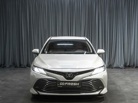 2021 Toyota Camry VIII (XV70), белый, 2949000 рублей - вид 2