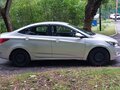 2015 Hyundai Solaris I Рестайлинг, серебристый, 650000 рублей - вид 3