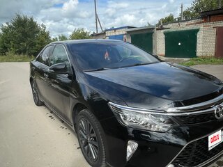 2017 Toyota Camry VII (XV50) Рестайлинг 2, чёрный, 2550000 рублей, вид 2