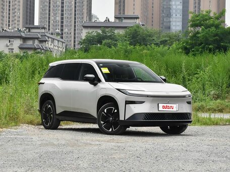 2026 Toyota bZ3X 58.3 kWh, серебристый, 2680000 рублей, вид 2