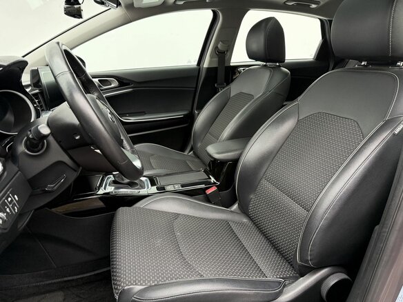 2019 Kia Ceed III, коричневый, 1535000 рублей - вид 9