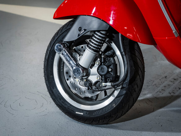 2025 Vespa LXV 125, красный, 500000 рублей - вид 3