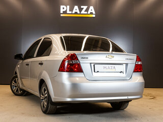 2011 Chevrolet Aveo I Рестайлинг, серебристый, 330000 рублей, вид 4