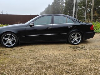 2008 Mercedes-Benz E-Класс 230 III (W211, S211) Рестайлинг, чёрный, 880000 рублей, вид 3