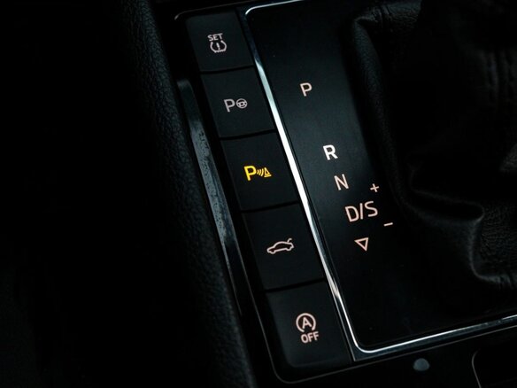 2023 Skoda Superb III Рестайлинг, серебристый, 2390000 рублей - вид 18