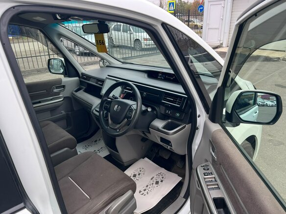 2015 Honda Stepwgn V, белый, 1899999 рублей - вид 15