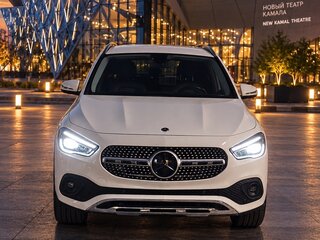 2021 Mercedes-Benz GLA 250 II (H247), белый, 4500000 рублей, вид 1