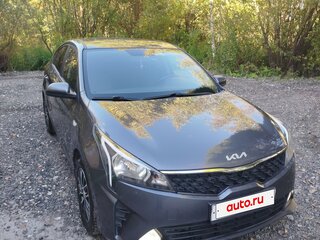 2021 Kia Rio IV Рестайлинг, серый, 1400000 рублей, вид 3
