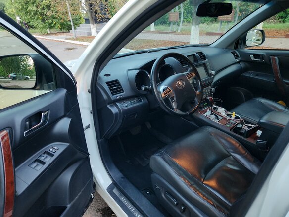 2013 Toyota Highlander II (XU40) Рестайлинг, белый, 1745000 рублей - вид 8